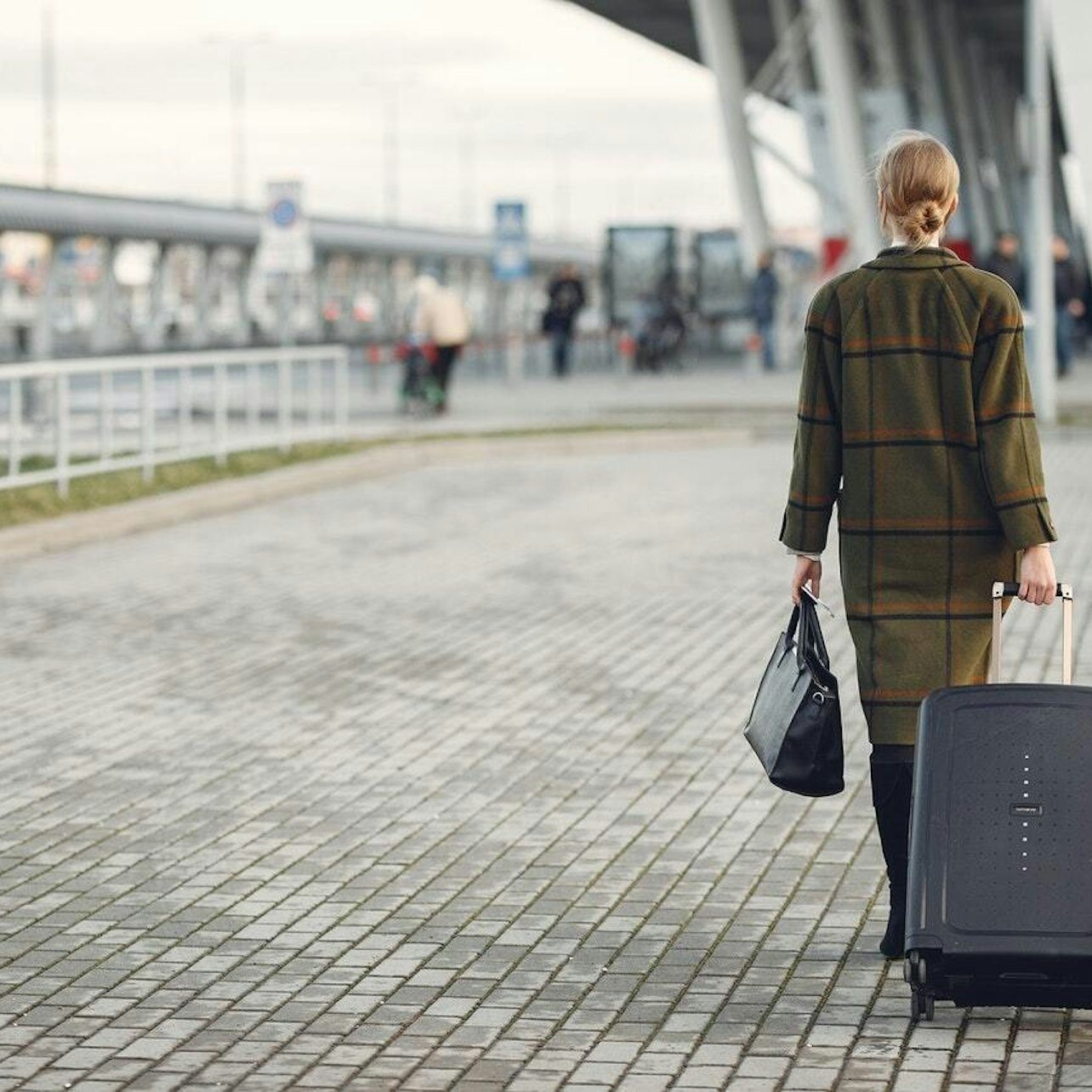 Effortlessly explore the city without your bags by using secure luggage storage at Penn Station New York. Conveniently store belongings and reclaim them when you’re ready for more adventures.